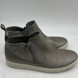 Ecco Soft 7 Low Booties Gray Nubuck Size Zipup Shoes Women's Size EU 40 US 9-9.5